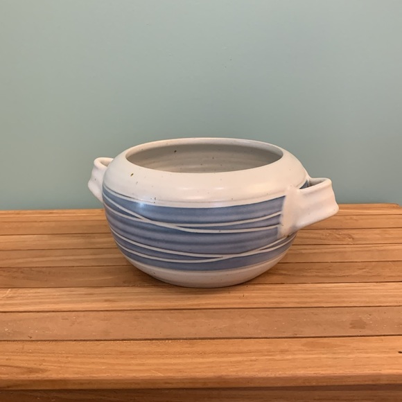 ROSS CANADA Stoneware Bowl 🇨🇦 - Picture 10 of 17